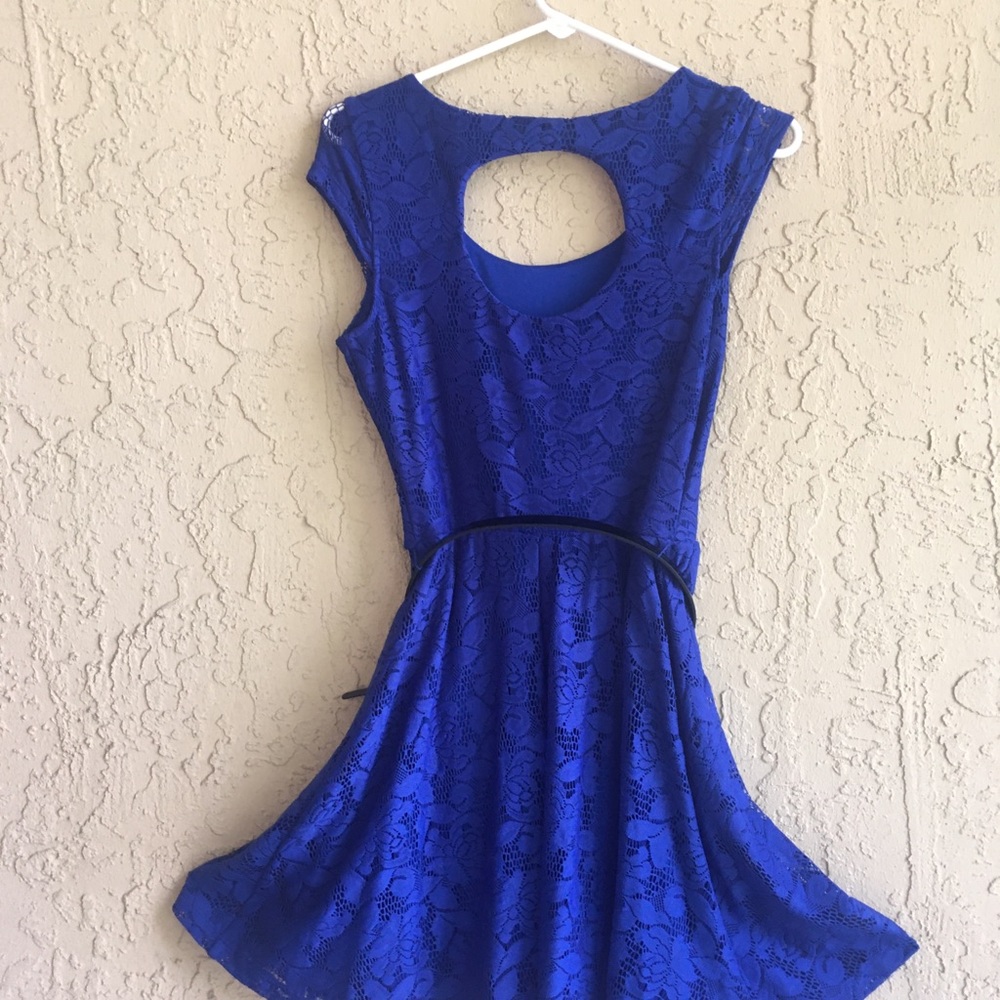 Dress - Picture 2 of 2